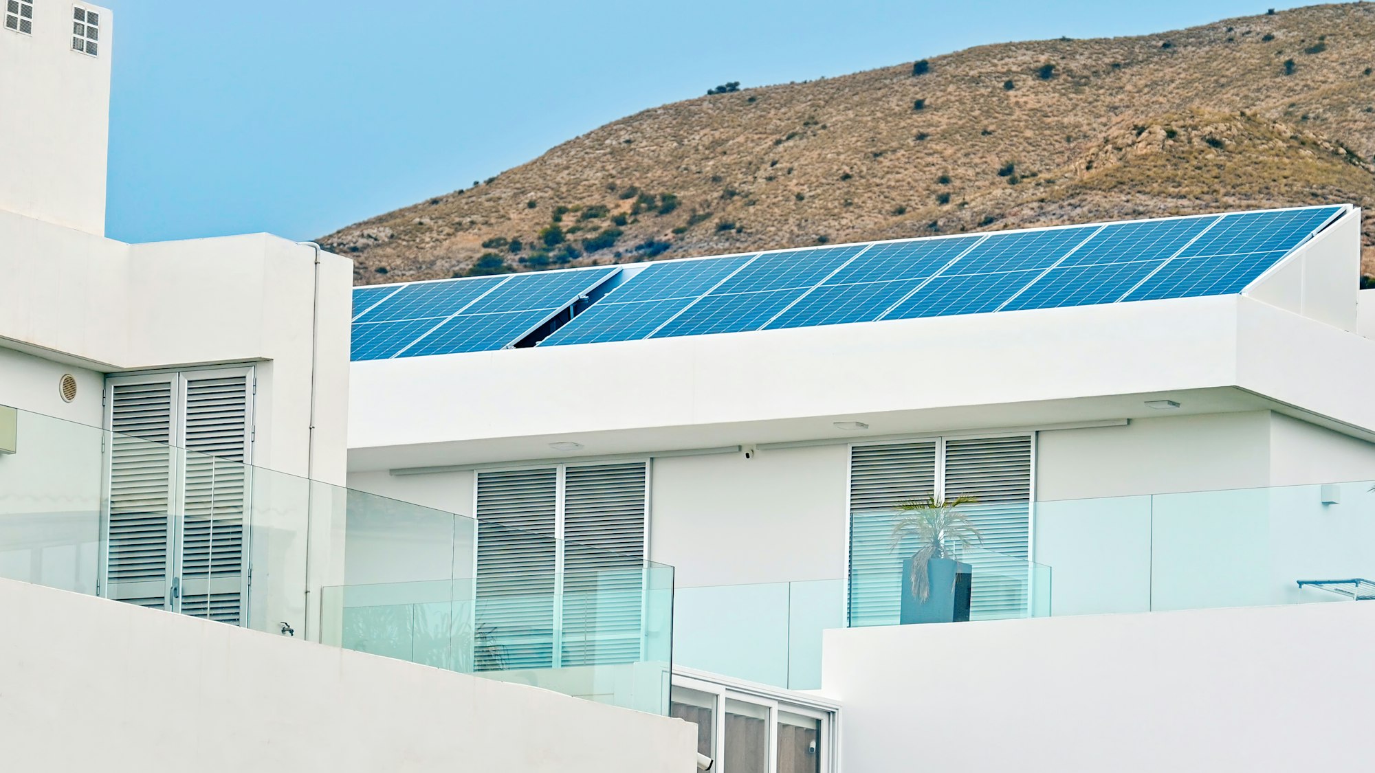 Investing in Solar Energy: A Guide to Sustainable Financial Growth